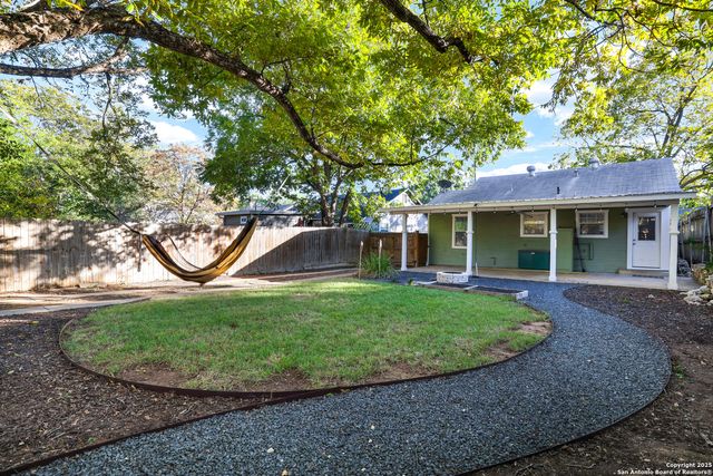 219 E French Pl, San Antonio, TX 78212