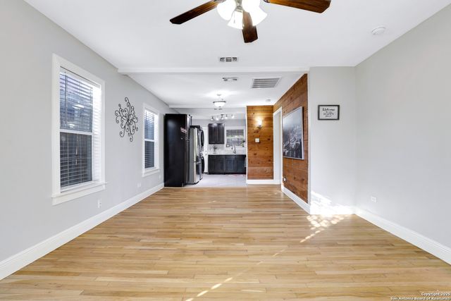 219 E French Pl, San Antonio, TX 78212