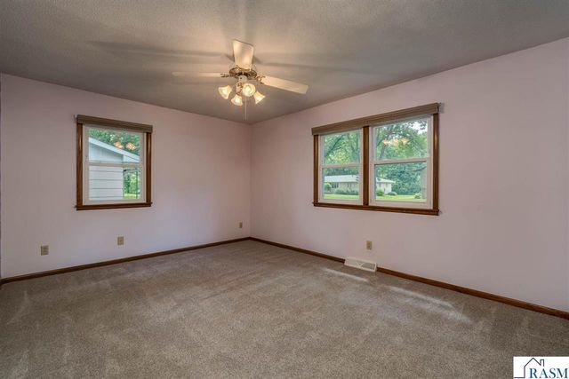 1506 James Drive, North Mankato, MN 56000