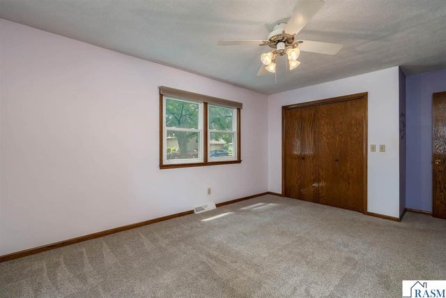 1506 James Drive, North Mankato, MN 56000