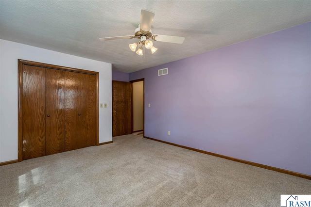 1506 James Drive, North Mankato, MN 56000