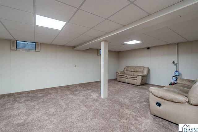 1506 James Drive, North Mankato, MN 56000