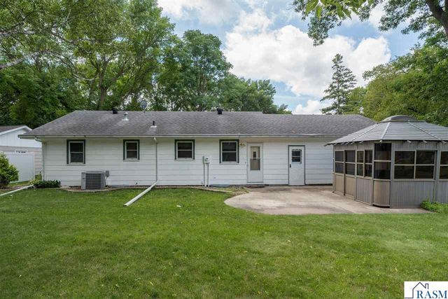 1506 James Drive, North Mankato, MN 56000
