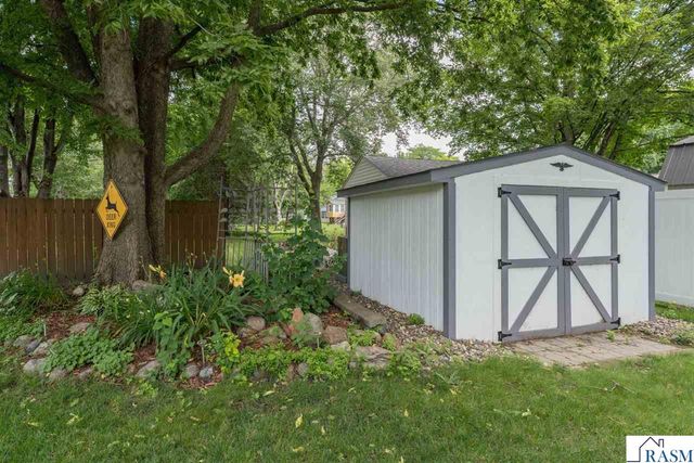 1506 James Drive, North Mankato, MN 56000