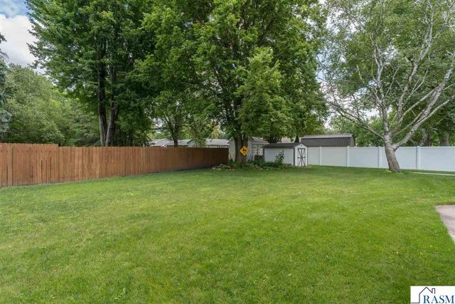 1506 James Drive, North Mankato, MN 56000