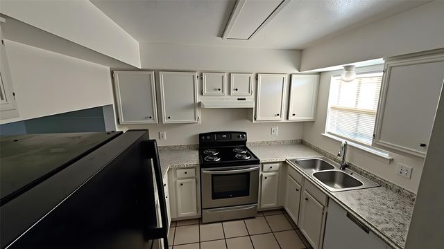 12822 Shannon Hills Drive, Houston, TX 77099