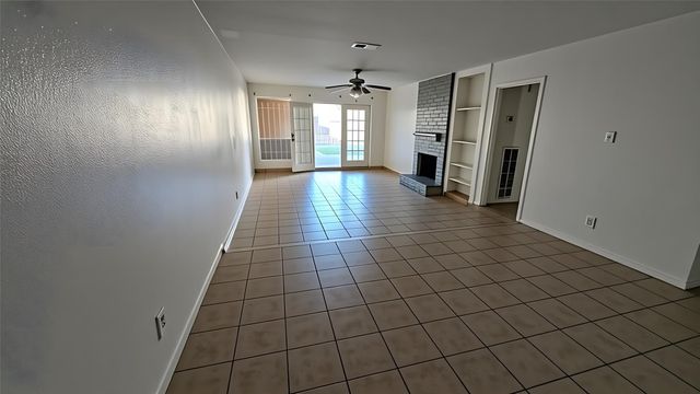 12822 Shannon Hills Drive, Houston, TX 77099