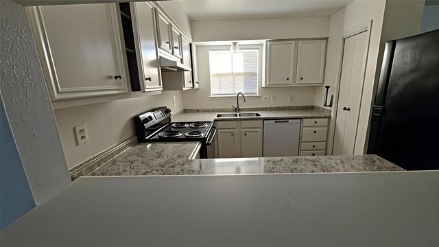 12822 Shannon Hills Drive, Houston, TX 77099