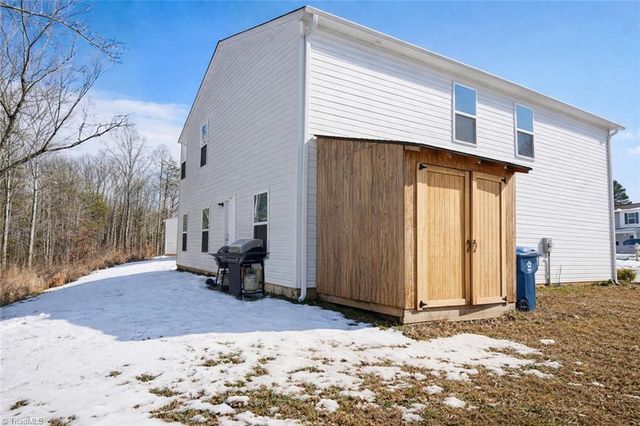 112 W Carmel Cove Drive, Mocksville, NC 27028