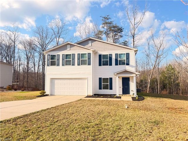 112 W Carmel Cove Drive, Mocksville, NC 27028