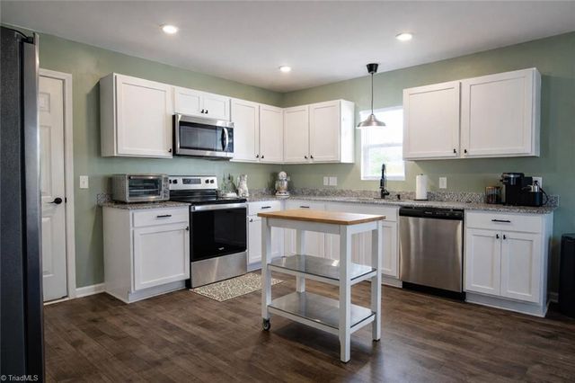 112 W Carmel Cove Drive, Mocksville, NC 27028