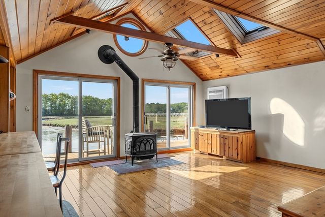 274 Gannett Rd, Scituate, MA 02066
