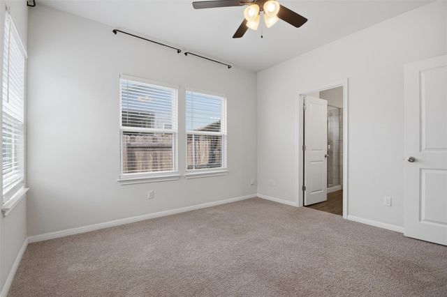 1121 Esplanade PKWY, San Marcos, TX 78666