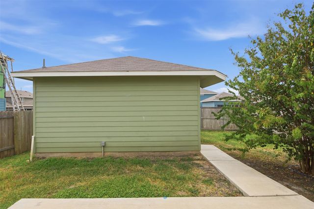 1121 Esplanade PKWY, San Marcos, TX 78666