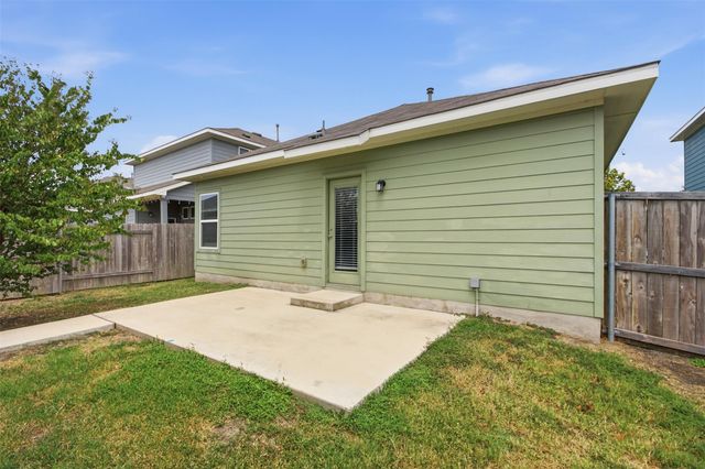 1121 Esplanade PKWY, San Marcos, TX 78666