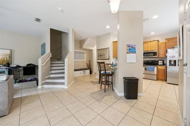 15316 OAK APPLE COURT B, Winter Garden, FL 34787