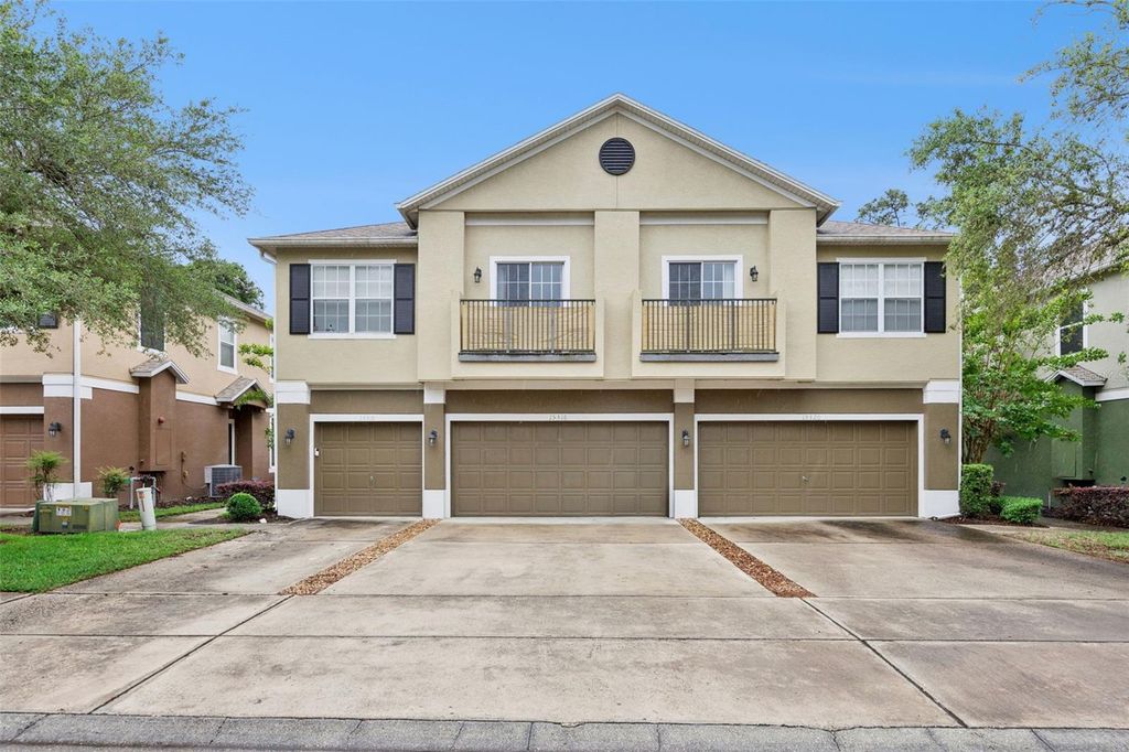 Image 1 of property listing at 15316 OAK APPLE COURT B, Winter Garden, FL 34787