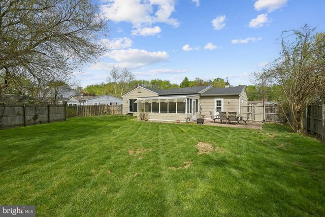 24 CRIDER AVE, Moorestown, NJ 08057