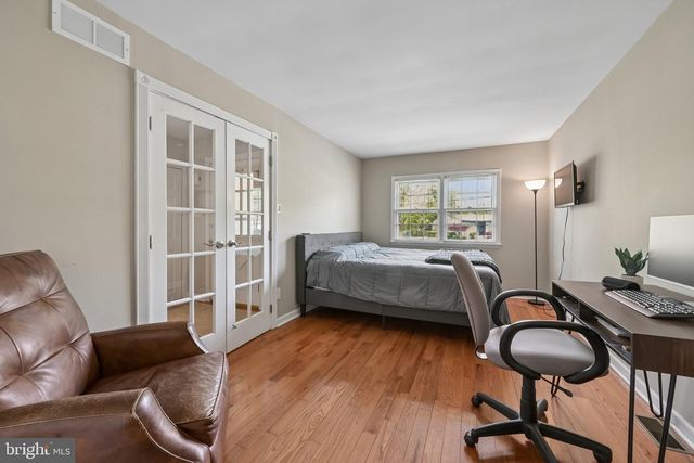 24 CRIDER AVE, Moorestown, NJ 08057