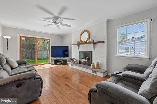 24 CRIDER AVE, Moorestown, NJ 08057