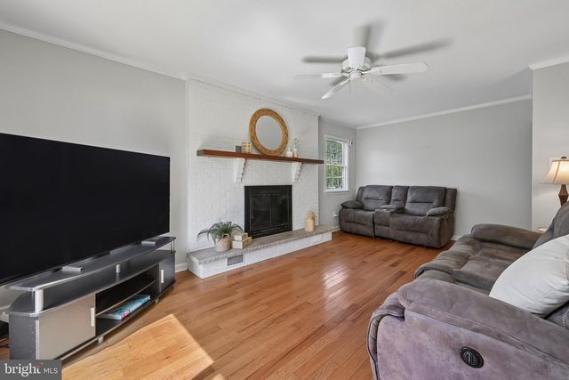 24 CRIDER AVE, Moorestown, NJ 08057