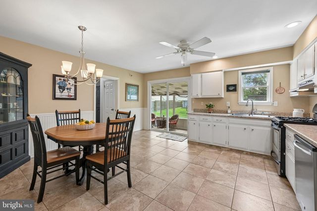 24 CRIDER AVE, Moorestown, NJ 08057