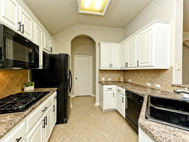 10009 Buffalo Lake LN, Austin, TX 78747