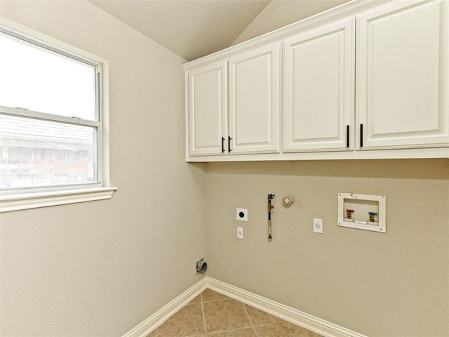 10009 Buffalo Lake LN, Austin, TX 78747