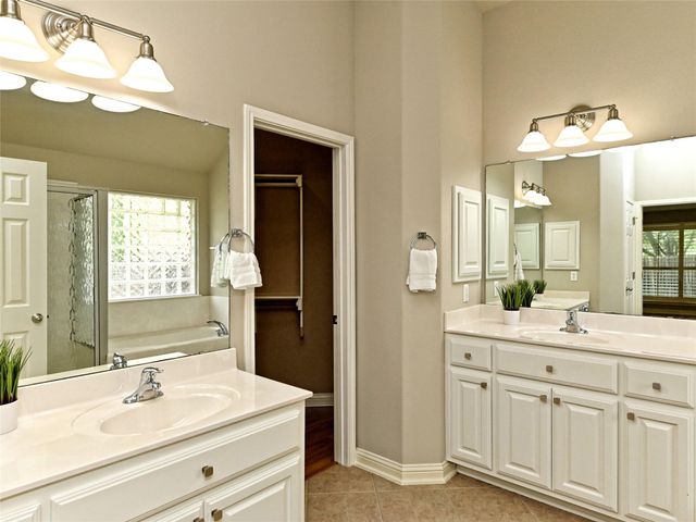 10009 Buffalo Lake LN, Austin, TX 78747
