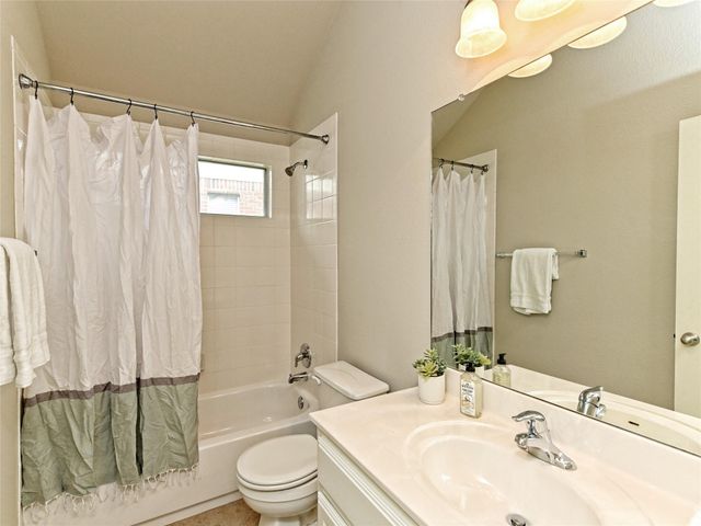 10009 Buffalo Lake LN, Austin, TX 78747
