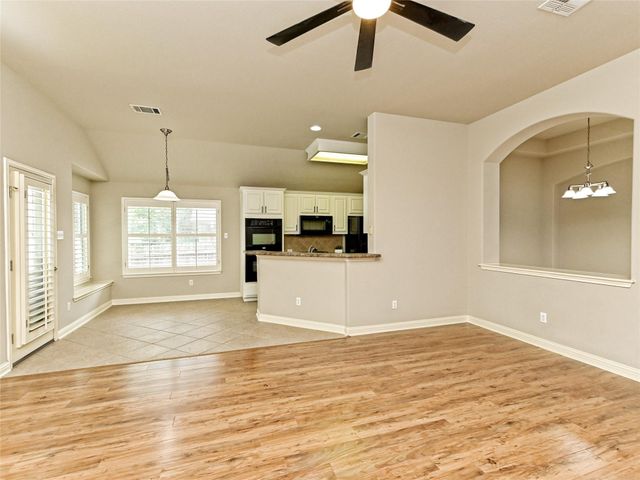10009 Buffalo Lake LN, Austin, TX 78747