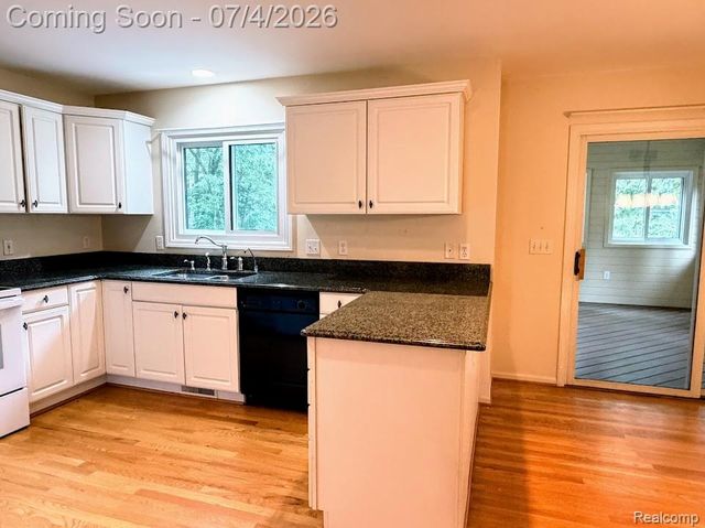 10928 Sunny Ridge Court, Pinckney, MI 48169