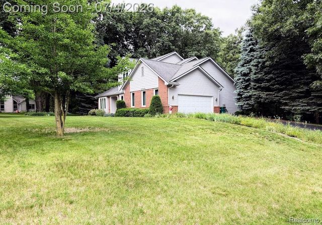 10928 Sunny Ridge Court, Pinckney, MI 48169