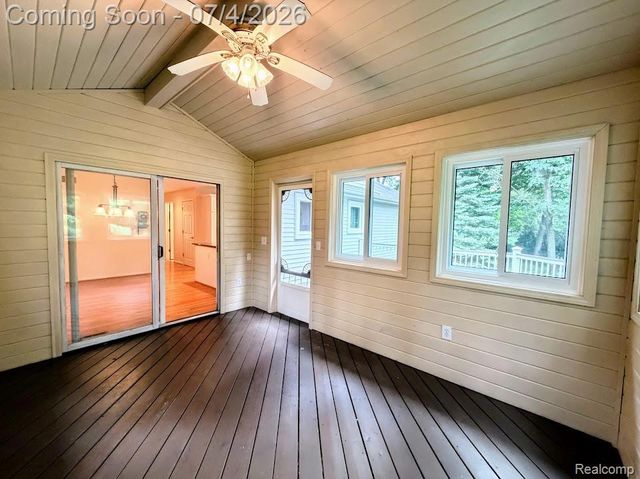 10928 Sunny Ridge Court, Pinckney, MI 48169