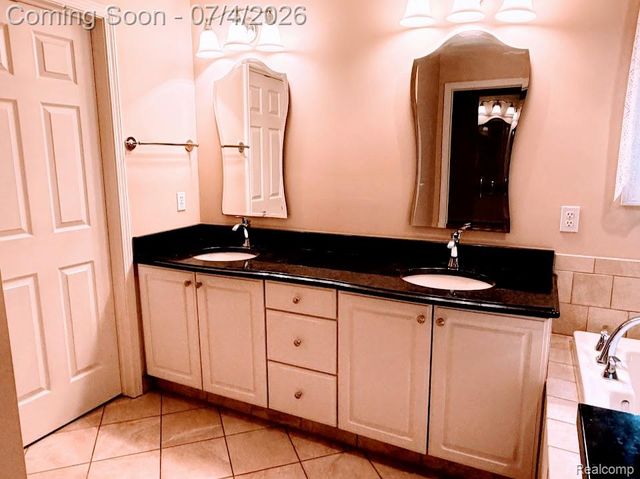 10928 Sunny Ridge Court, Pinckney, MI 48169