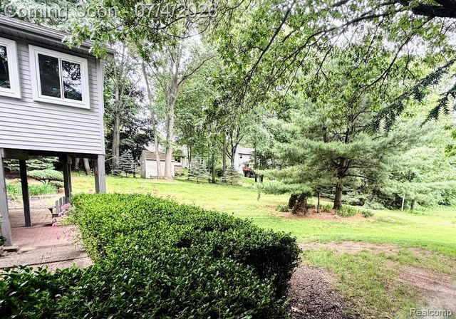 10928 Sunny Ridge Court, Pinckney, MI 48169