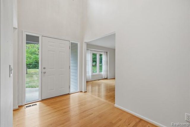 10928 Sunny Ridge Court, Pinckney, MI 48169
