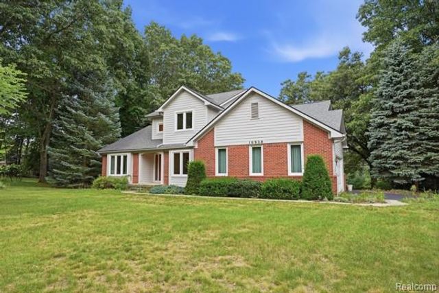 10928 Sunny Ridge Court, Pinckney, MI 48169