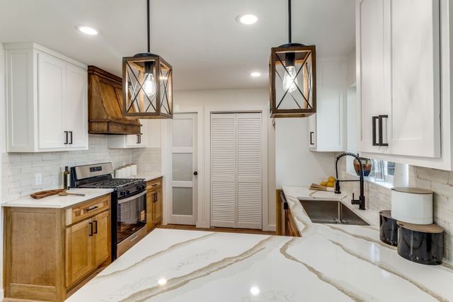 3121 Damascus Way, Farmers Branch, TX 75234