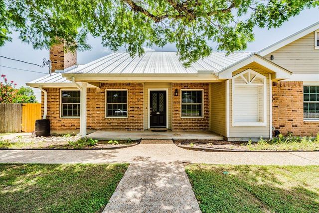 301 Verbena DR, Kyle, TX 78640