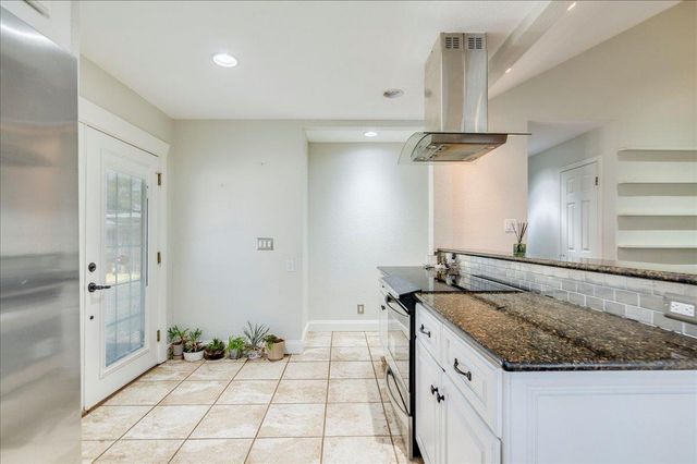 301 Verbena DR, Kyle, TX 78640