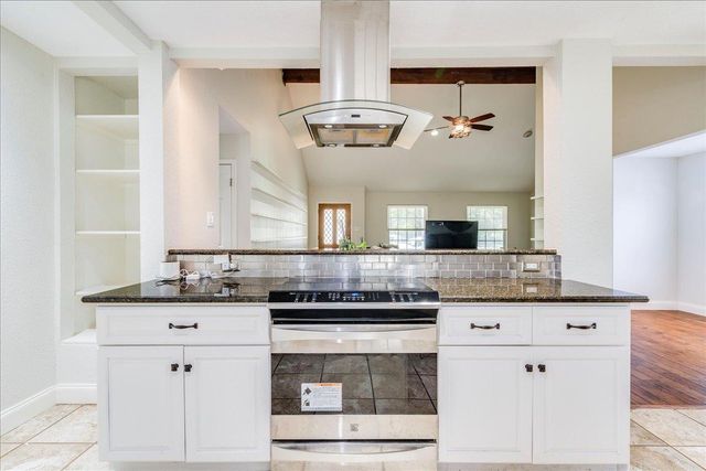 301 Verbena DR, Kyle, TX 78640