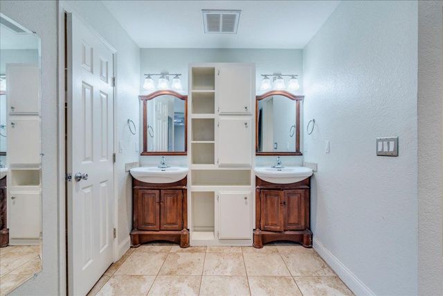 301 Verbena DR, Kyle, TX 78640