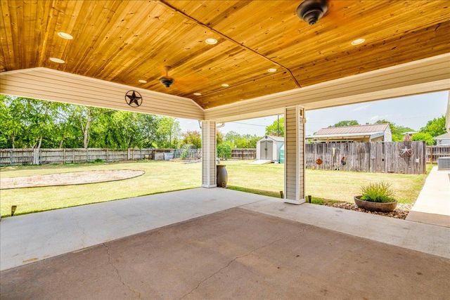 301 Verbena DR, Kyle, TX 78640