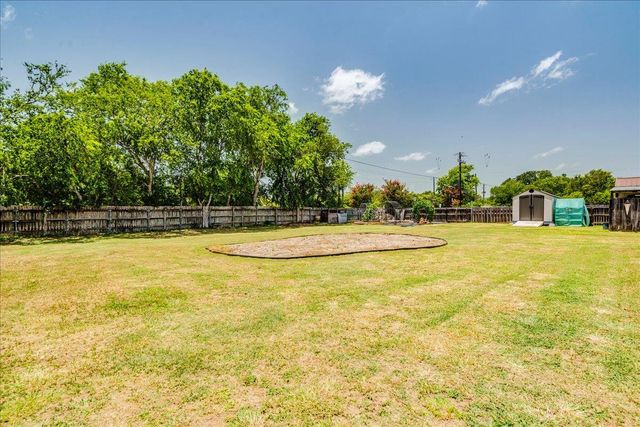301 Verbena DR, Kyle, TX 78640
