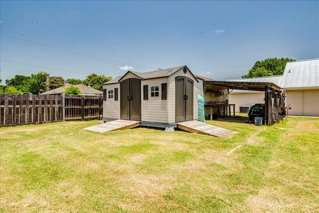 301 Verbena DR, Kyle, TX 78640