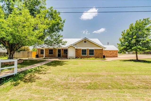 301 Verbena DR, Kyle, TX 78640