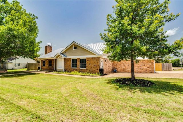 301 Verbena DR, Kyle, TX 78640