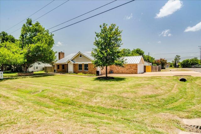 301 Verbena DR, Kyle, TX 78640