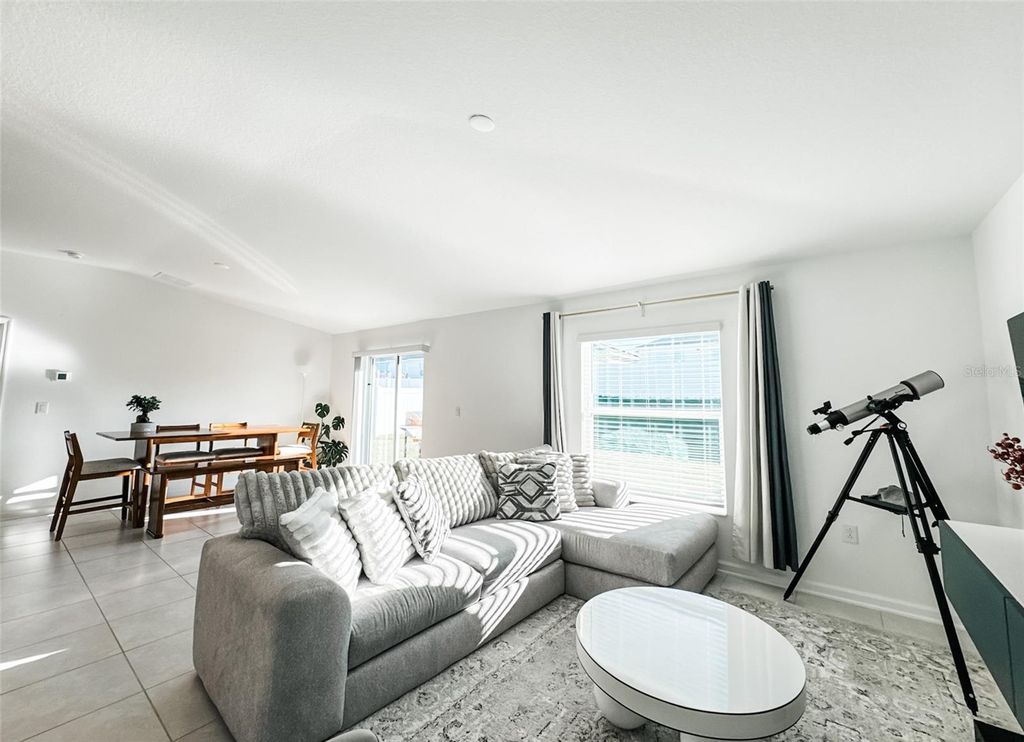 Image 5 of property listing at 1828 PERCH HAMMOCK LOOP, Groveland, FL 34736